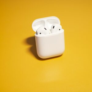 white apple airpods charging case