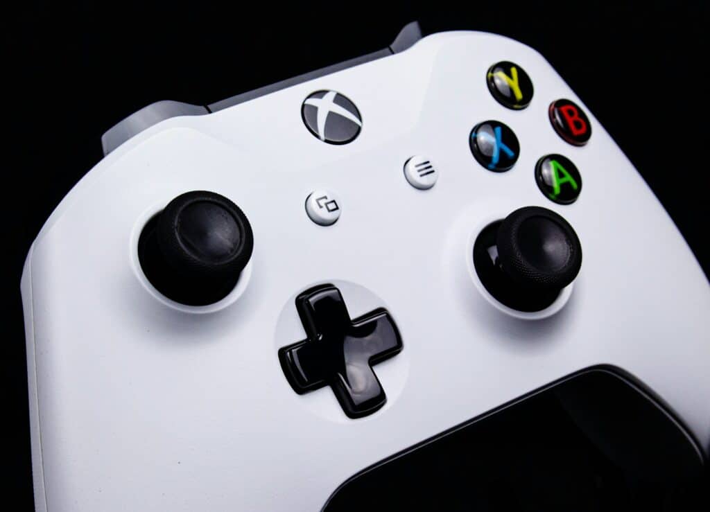 white xbox one game controller